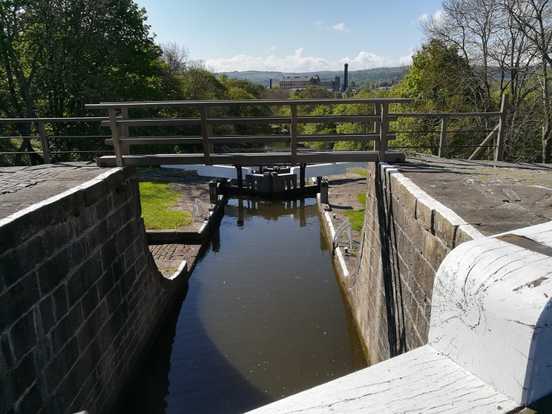 Leeds and Liverpool Canal : May 2019